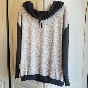 Avenue plus size sweatshirt  18/20
